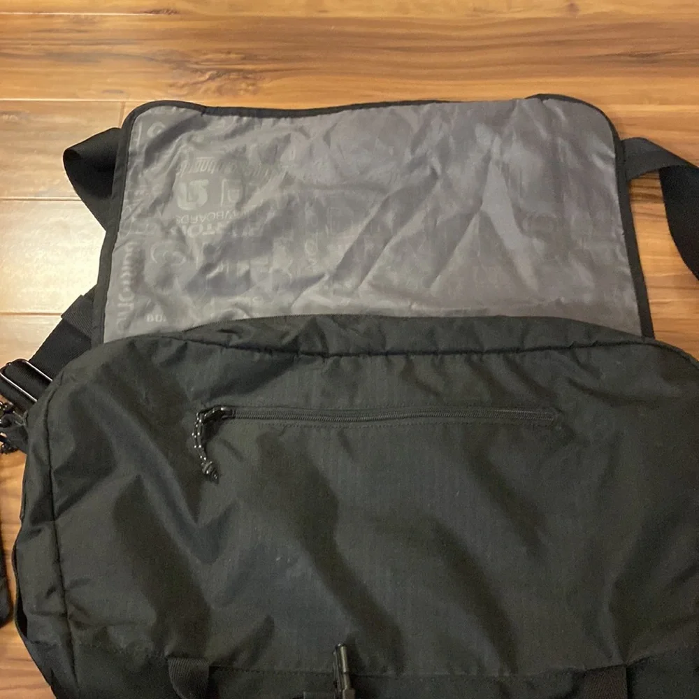 Burton Messenger Bag